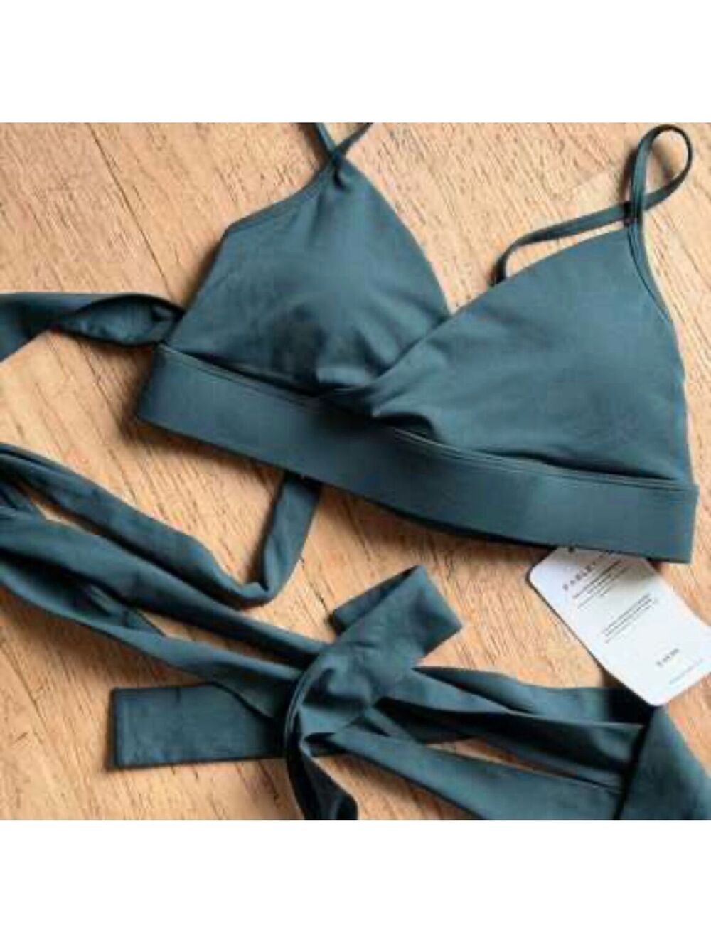 $50 NWT Fabletics Nola wrap around sports bra large